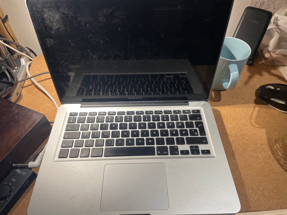 MacBook Pro 25 core i5 GHz 4 GB ram