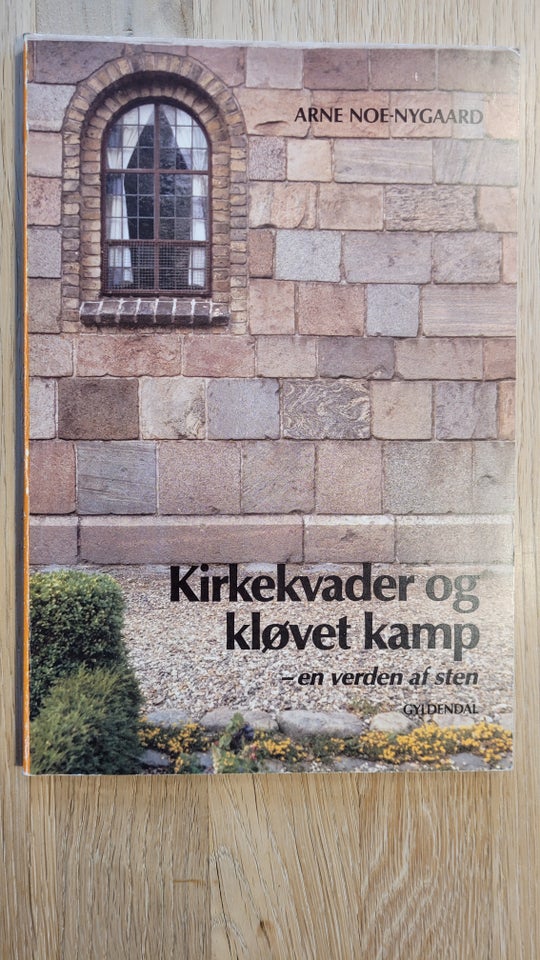 Kirkekvader og kløvet kamp - en