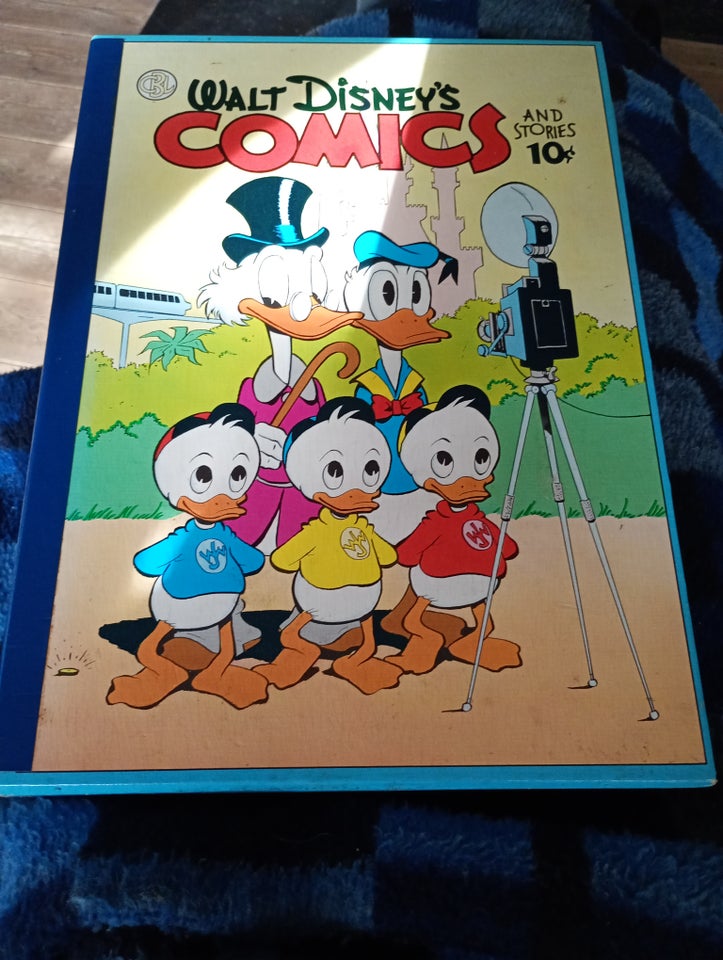 Walt Disneys comics and stories. 10