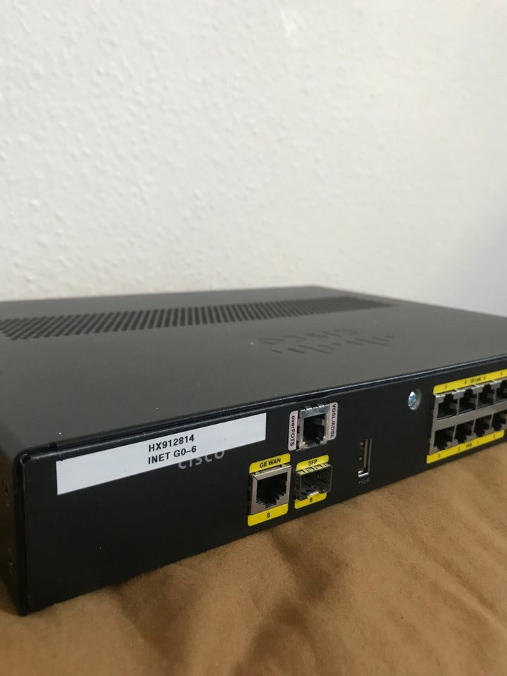 Router Cisco 890 Series 897VAMW