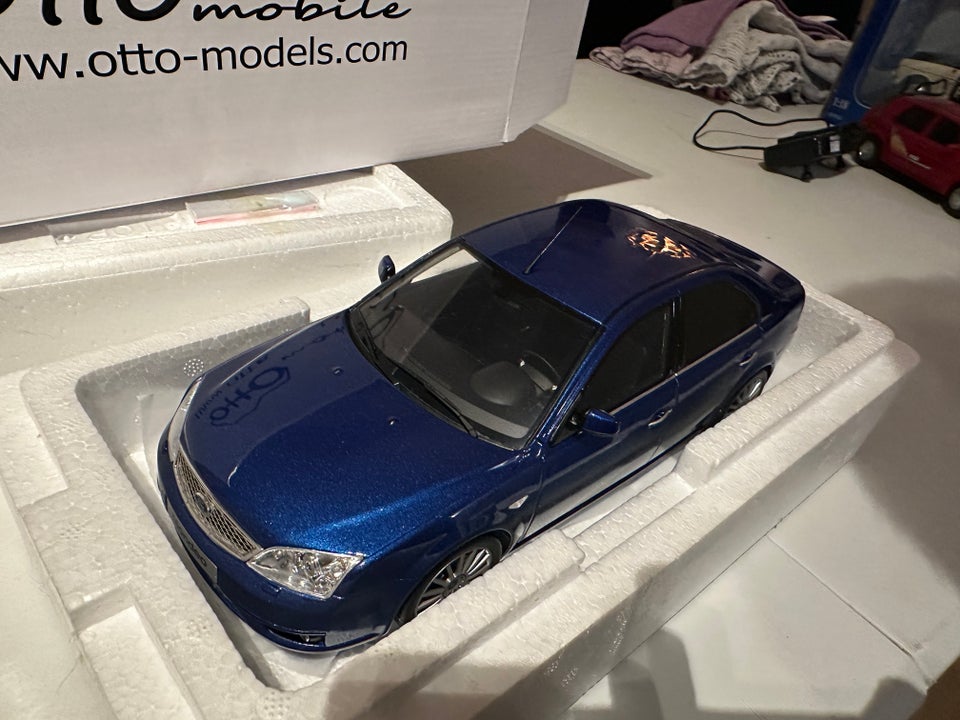 Modelbil OttoMobile Ford Mondeo