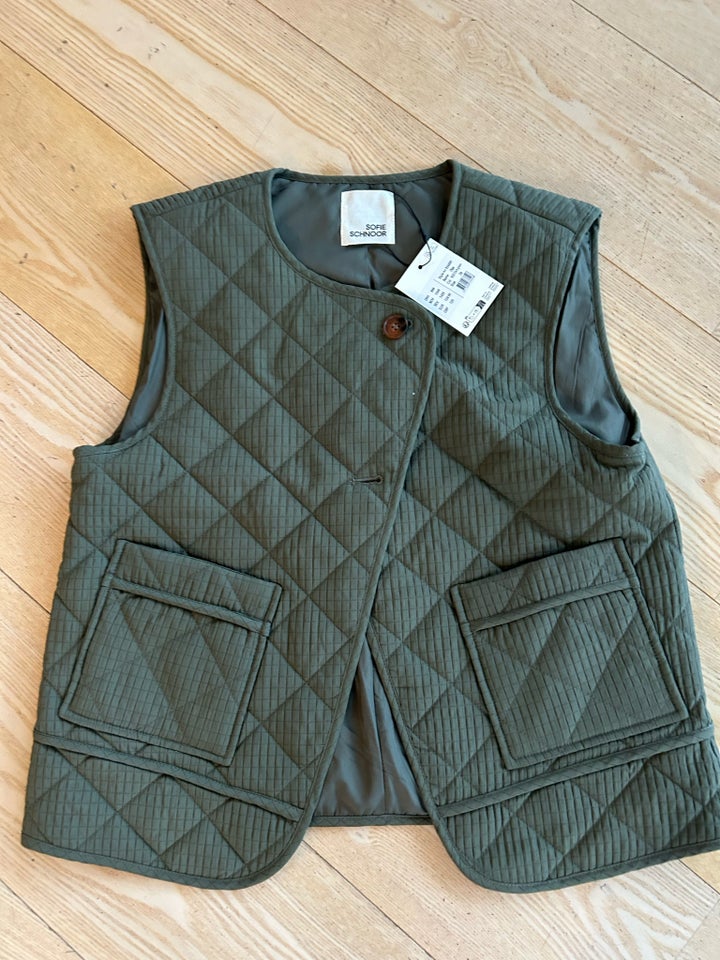 Vest, str. 36, Sofie Schnoor