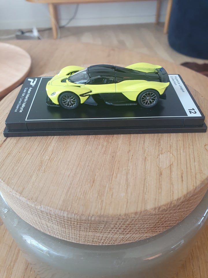 Modelbil, PosterCars Aston Martin