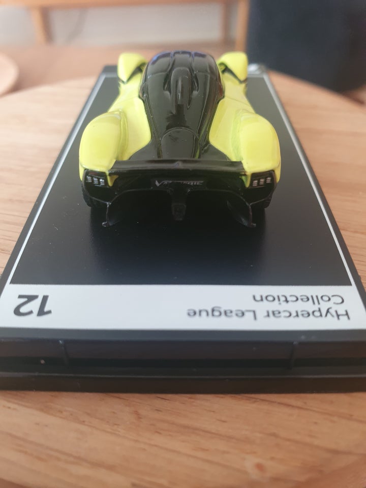 Modelbil, PosterCars Aston Martin