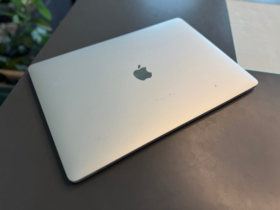 MacBook Pro, 15” Late 2017, 2.9 GHz