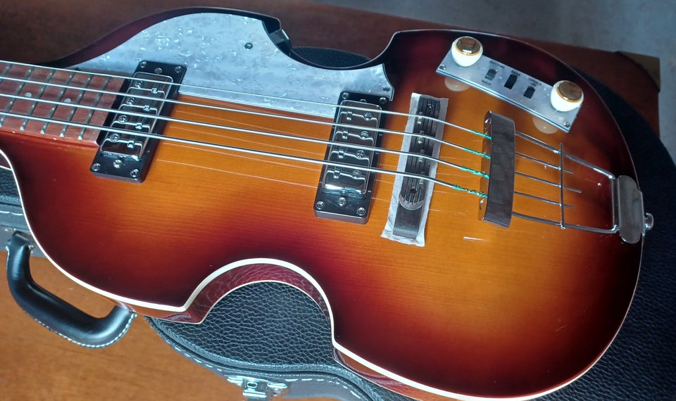 Elbas, Höfner Violin Bass Ignition