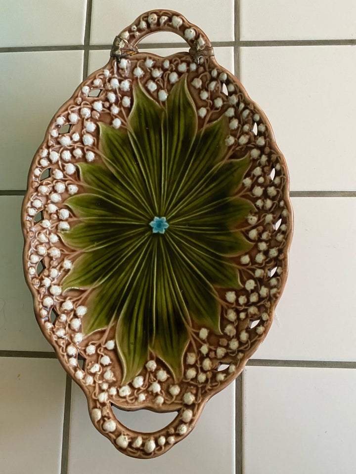 Fajance, Majolica fad, Majolica