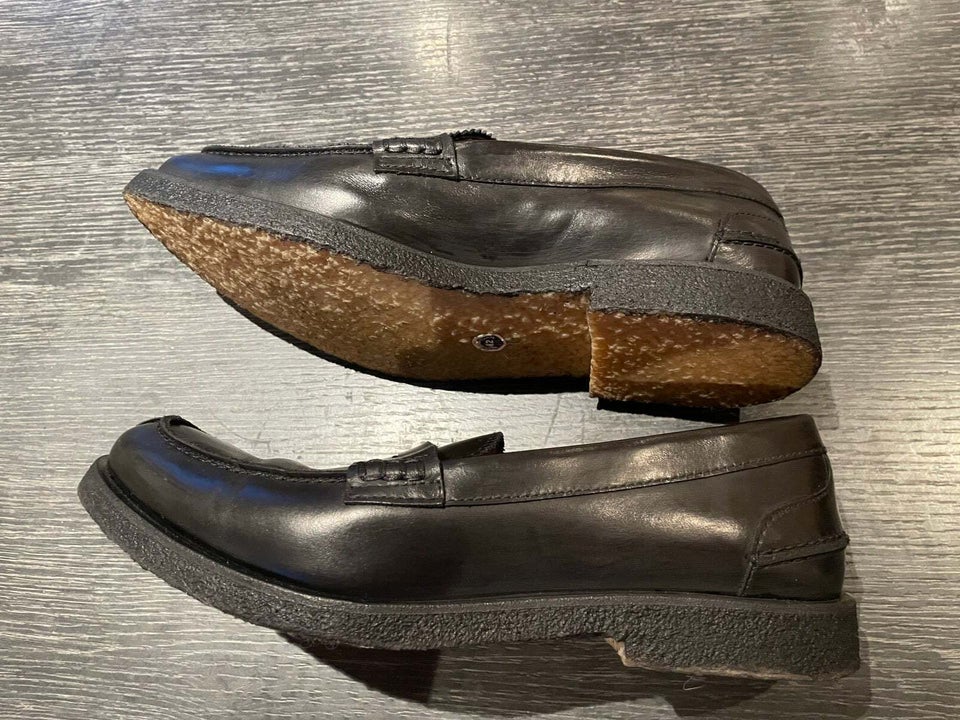 Loafers, Angulus, str. 42