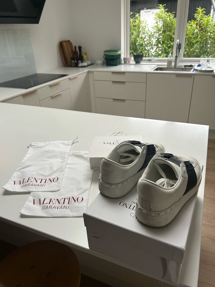 Sneakers, str. 42, Valentino