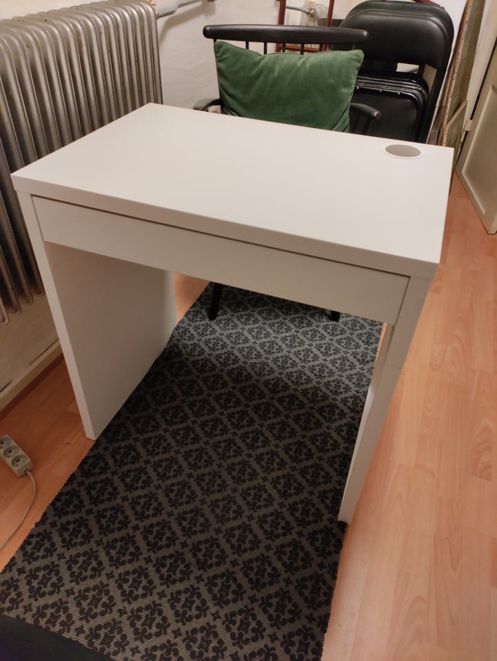 Skrivebord, Ikea, b: 73 d: 50 h: 75