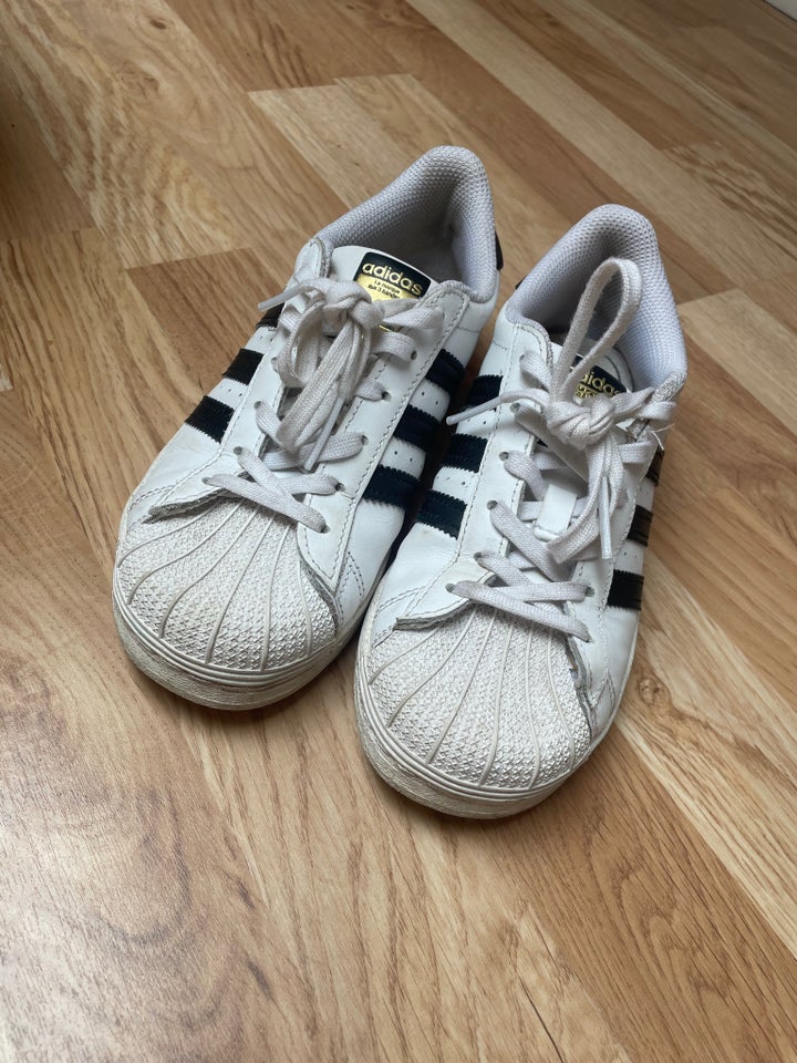 Sneakers str 35 Adidas