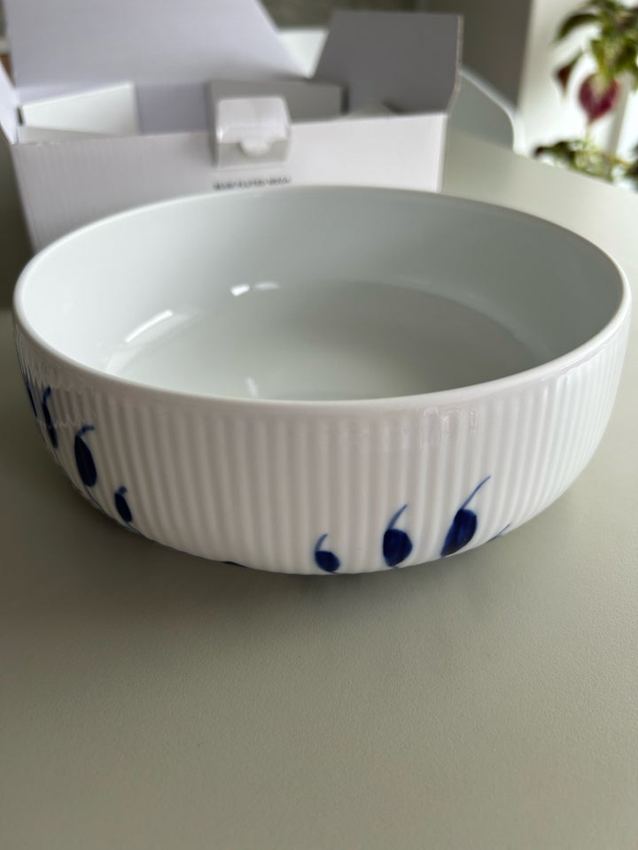 Porcelæn, Skål med låg, Royal