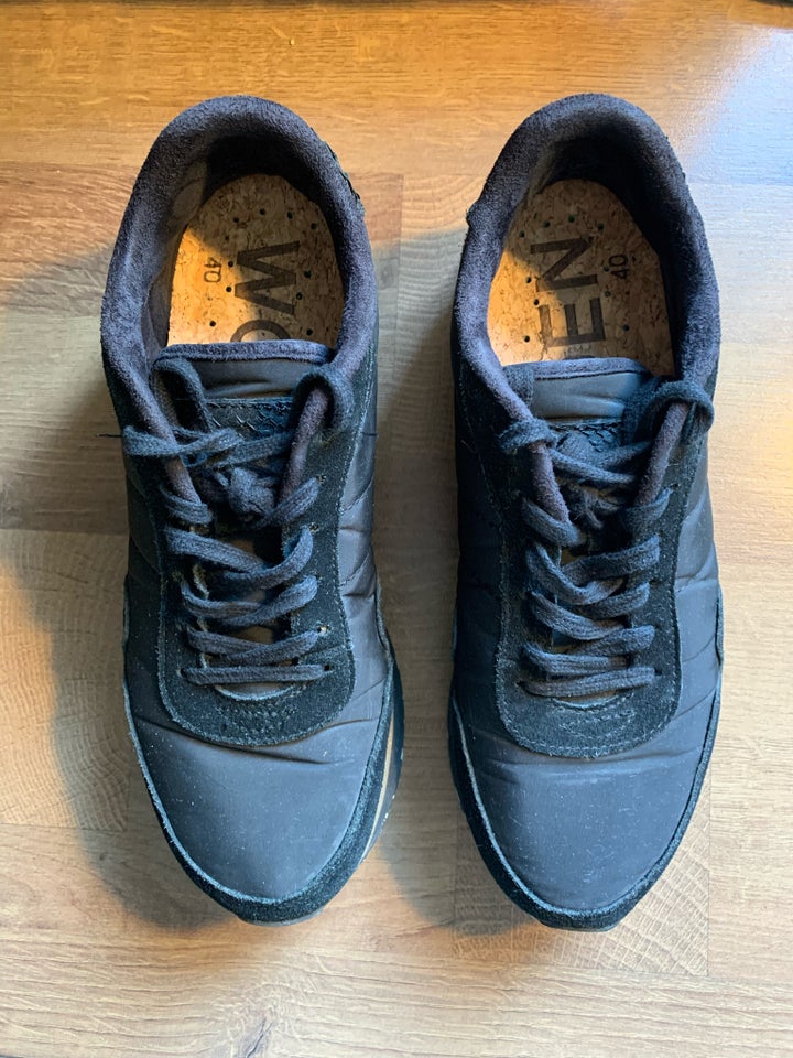 Sneakers, str. 40, Woden