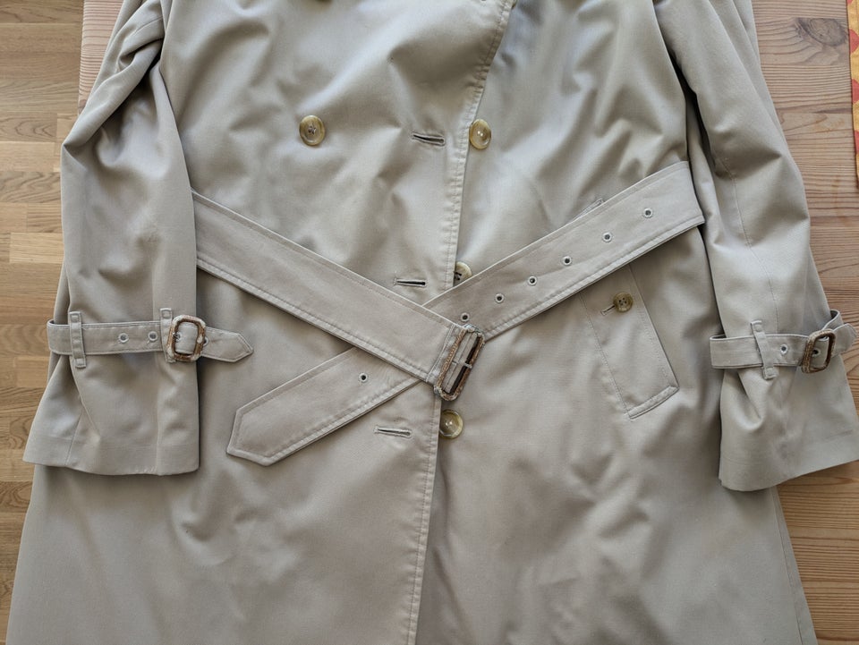 Trenchcoat str 42 Burberrys