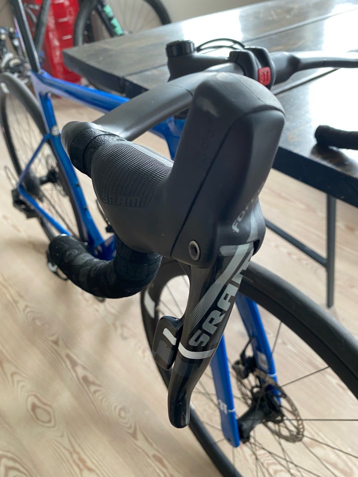 Herreracer andet mærke 3T Strada