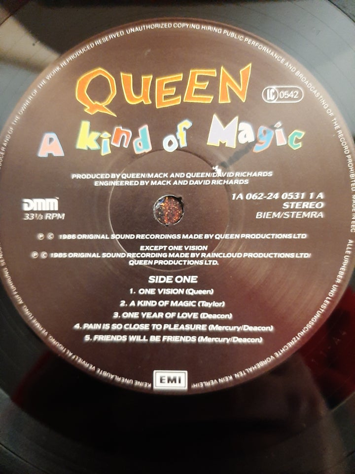 LP, QUEEN, A kind of magic