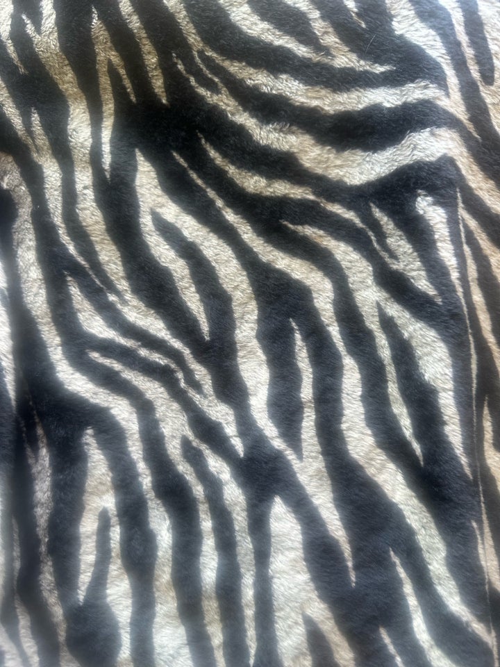 Zebrastribet velour stof Ukendt