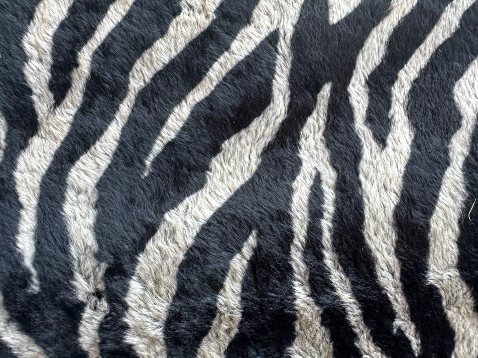 Zebrastribet velour stof Ukendt