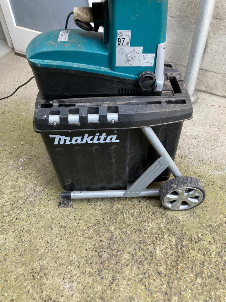 Flishugger, Makita