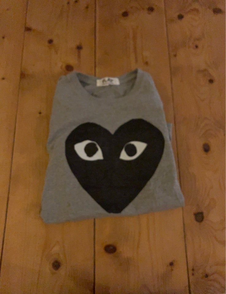 T-shirt, comme des garçons play  ,