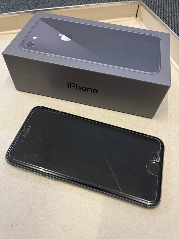 iPhone 8, 64 GB, sort