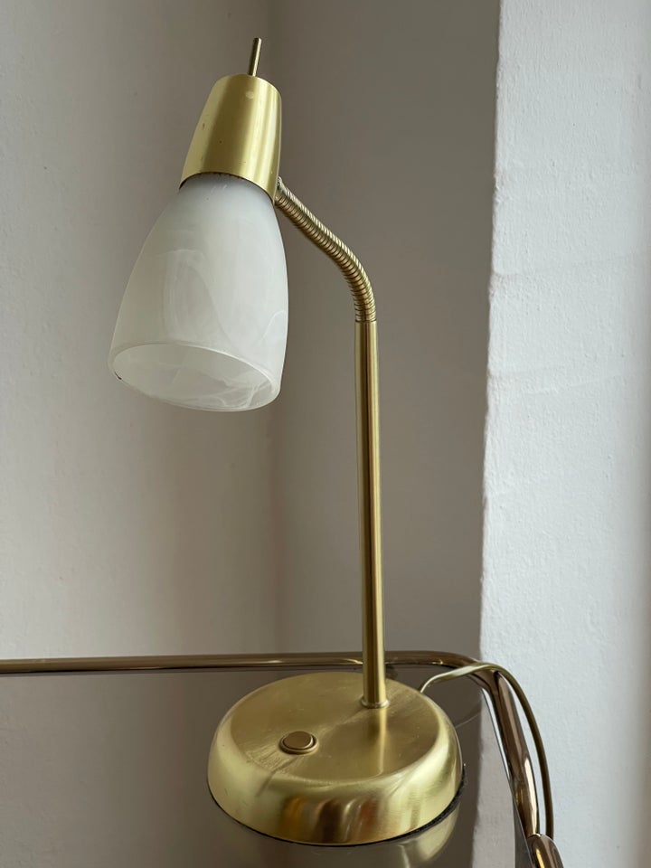 Anden bordlampe, Skøn