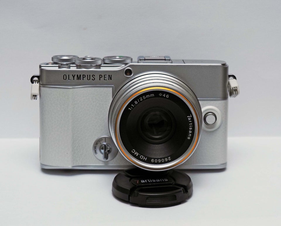 Olympus PEN E-P7 20 megapixels