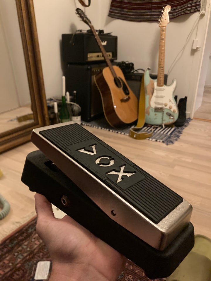 V846 HW wah wah pedal, Vox Vox