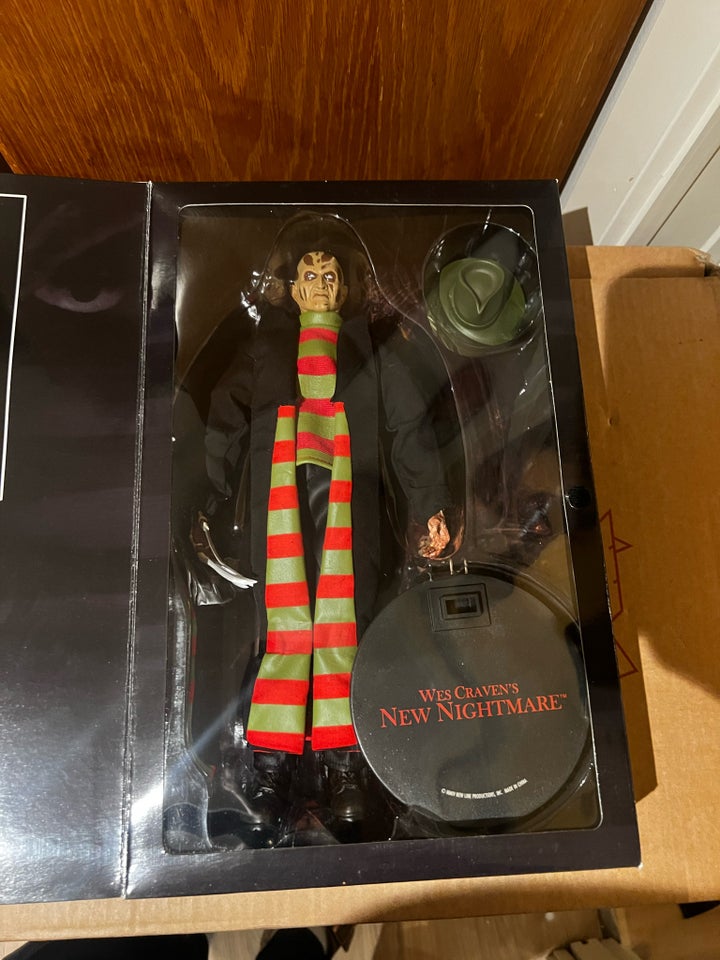 Wes craven new nightmare, Sideshow