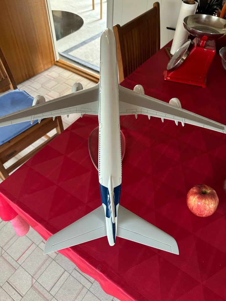 Modelfly, Limox. Airbus A340-600 ,