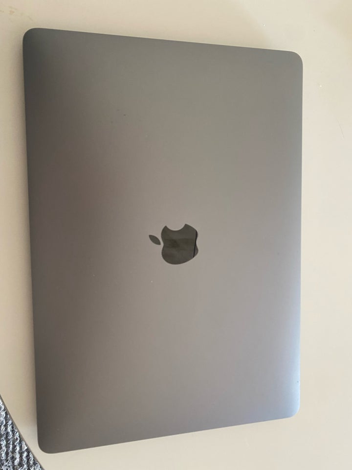 MacBook Air, 2020, 8 GB ram