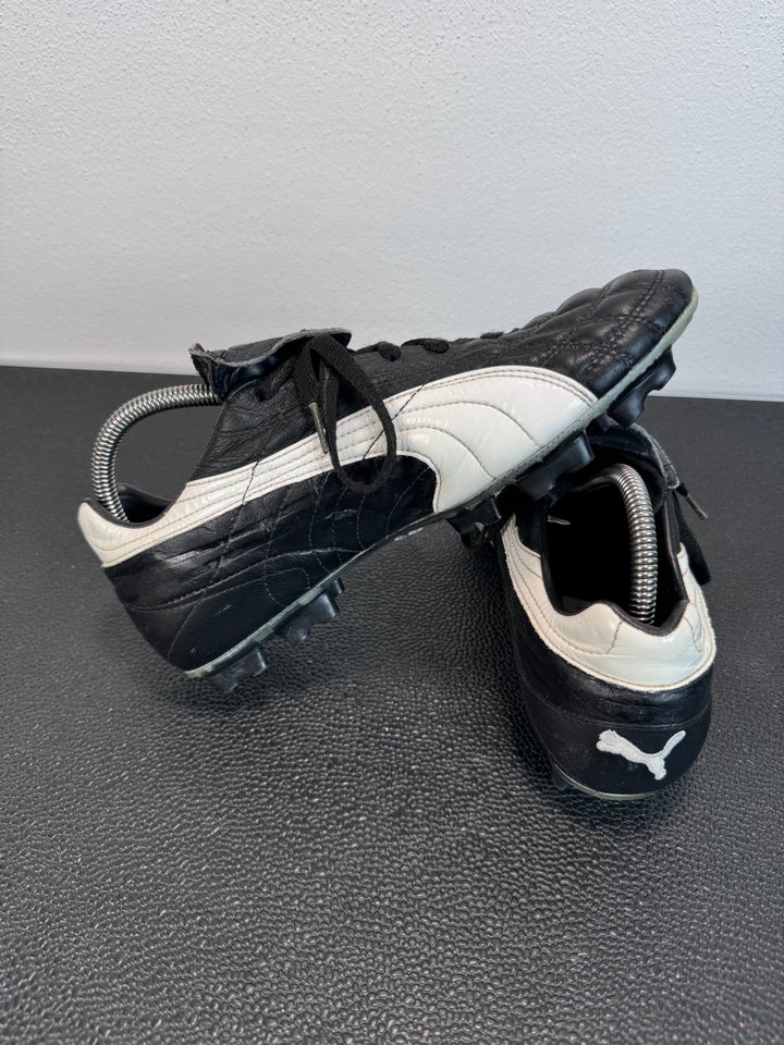 Fodboldstøvler, Puma King