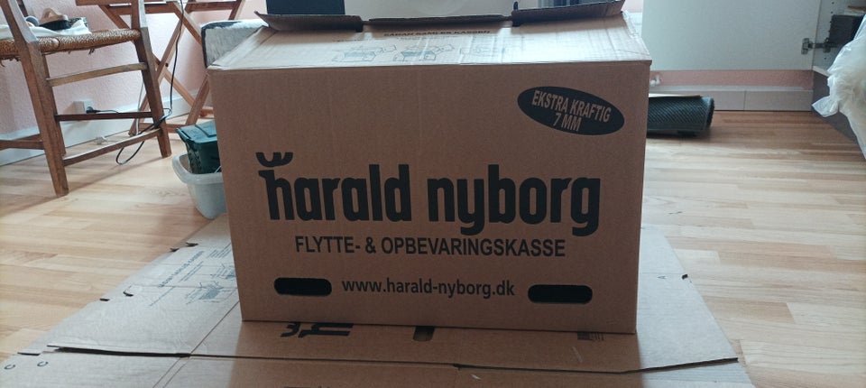 Flyttekasser, Harald Nyborg