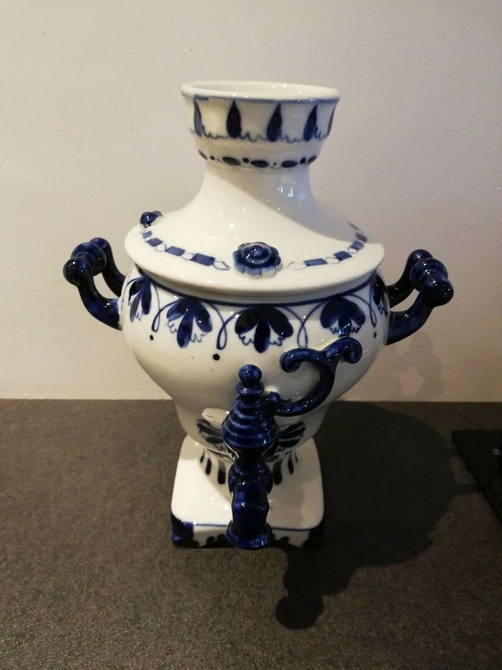 Porcelæns vandbeholder