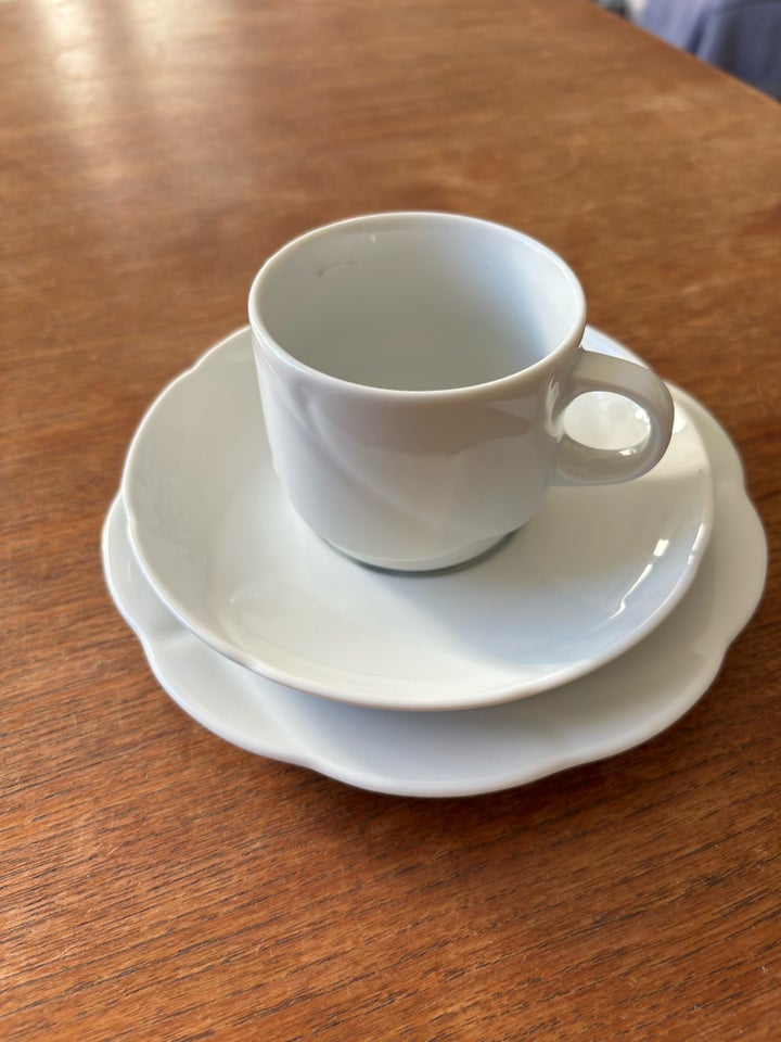 Porcelæn, Kaffekop med underkop og