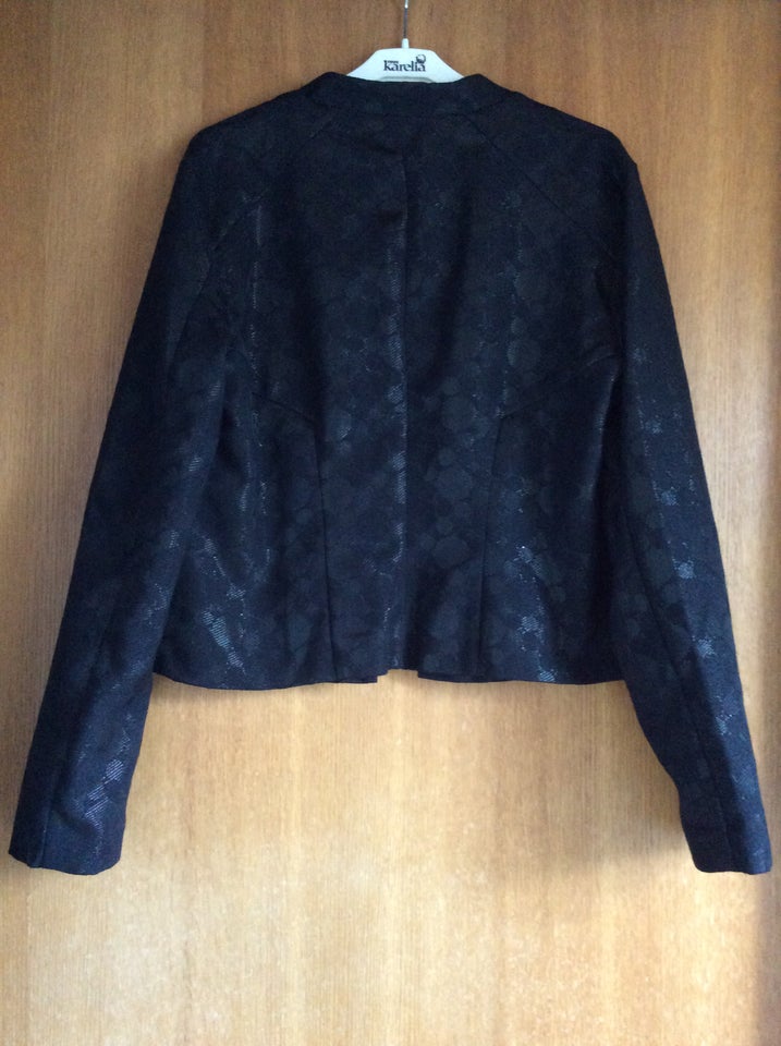 Blazer, str. 42, Modstrøm