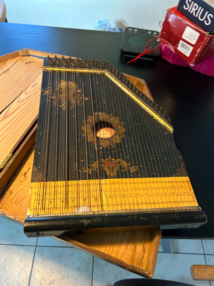 Zither guitar, Dansk Columbia 1170