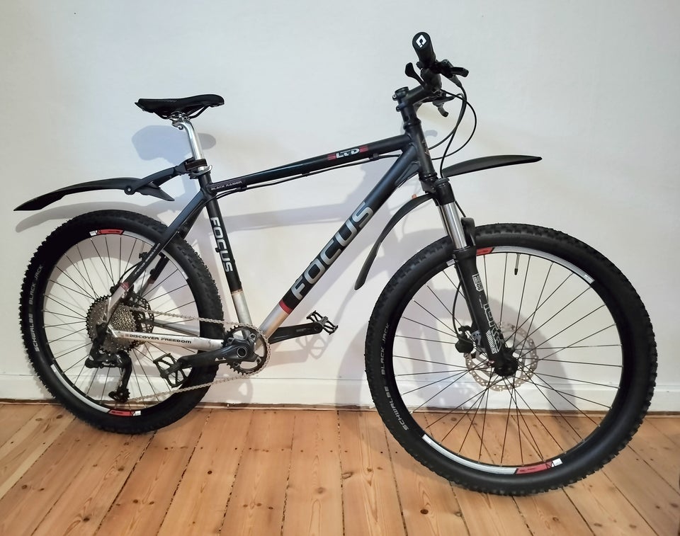 FOCUS Black Raider X9 hardtail