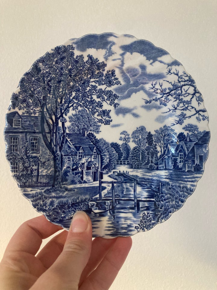 Porcelæn, 2 desserttallerkener. ,