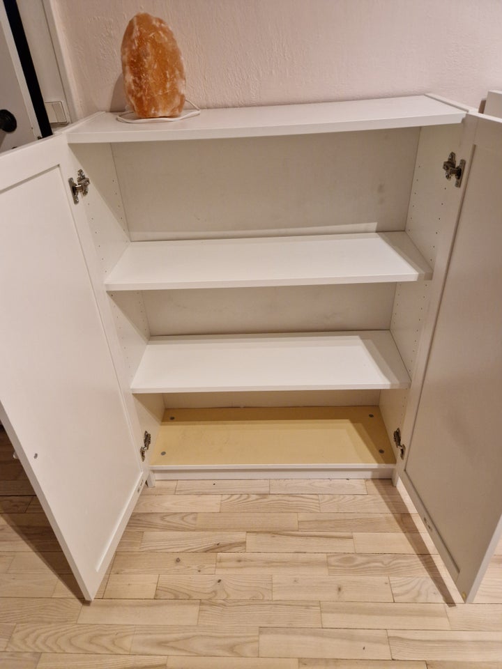 Andet skab Ikea  b: 80 d: 28 h: 106