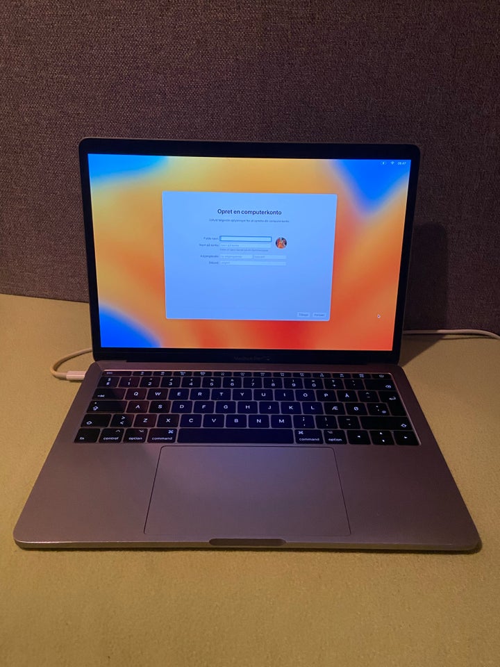 MacBook Pro, A1708, 2.3 GHz