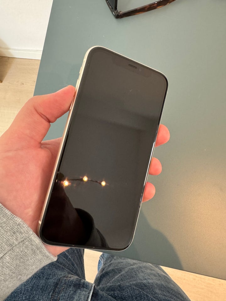 iPhone 11, 64 GB, hvid