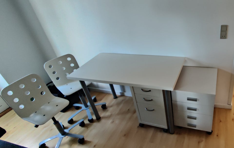 Skrivebord, Ikea, b: 120 d: 60 h: 70