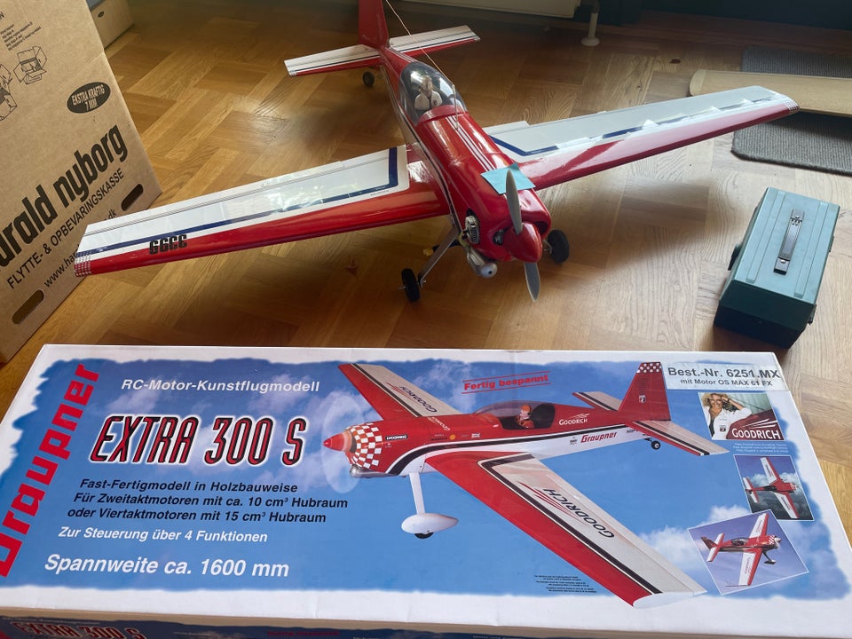 Fjernstyret fly Ekstra 300 s