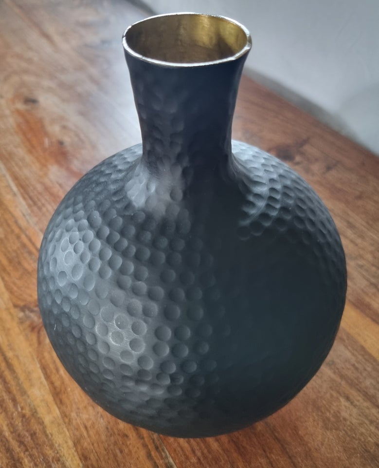 Andet, Vase