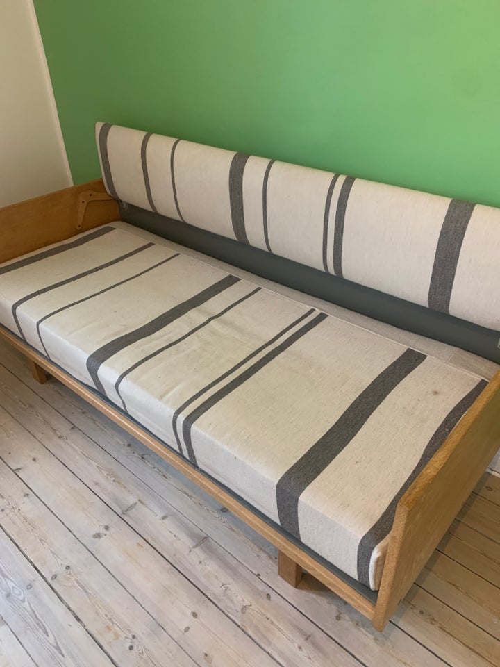 Flot velholdt Wegner sofa.