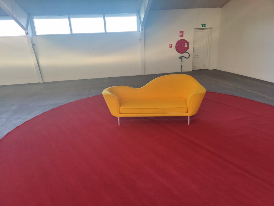 GUBI Grand piano  Sofa