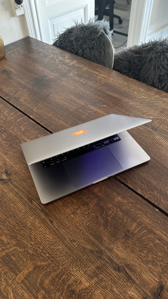 MacBook Pro 23 GHz 64 GB ram