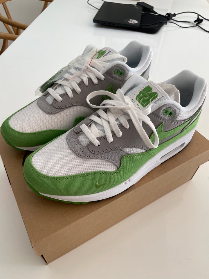 Sneakers, Nike Air max 1 / Patta,