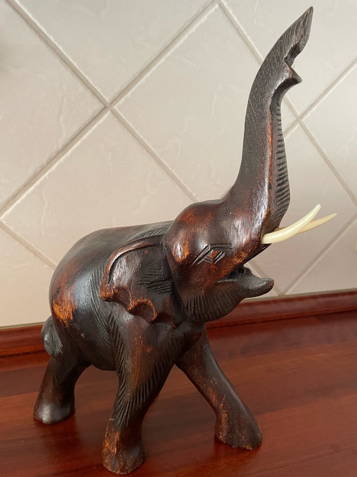 Træ elefant